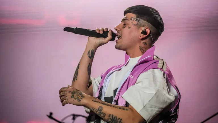 Duki brilló como nunca en la apertura de su «World Tour»