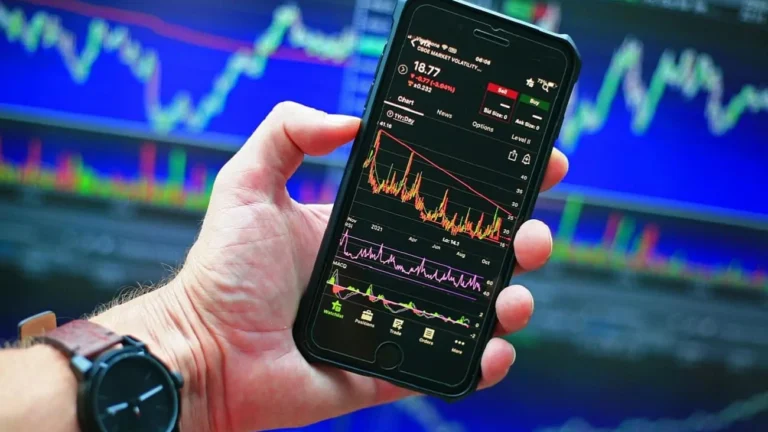 Los mercados cierran la semana corta con subas y un dólar bajo control