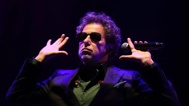 Andrés Calamaro fue abucheado en Colombia y tuvo que abandonar el escenario