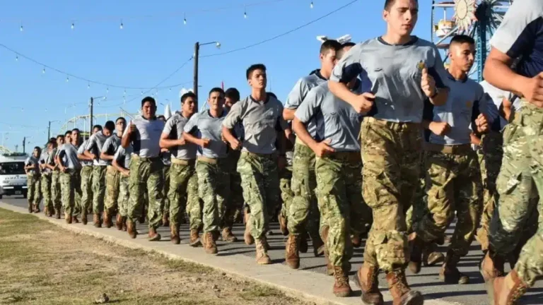 El Gobierno relanza el servicio militar voluntario: para qué edades y qué oficios incluye