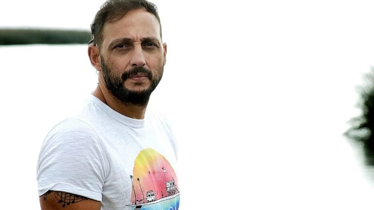 “Tenés que cerrar el estadio”: El Eternauta reunió a Walter y Chiqui de Okupas y recrearon su mítico baile