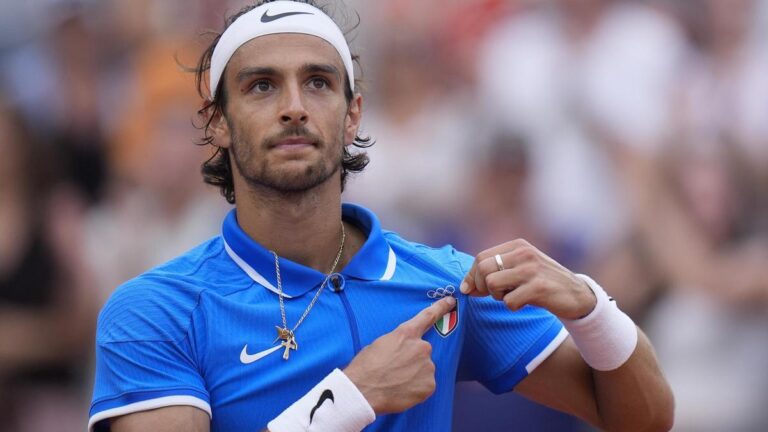 Polémica en el Roland Garros: Musetti golpeó a una jueza de línea y solo fue advertido por el árbitro