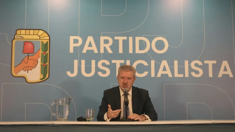 El abogado de Cristina Kirchner afirmó que la ex presidenta “no se va a fugar”