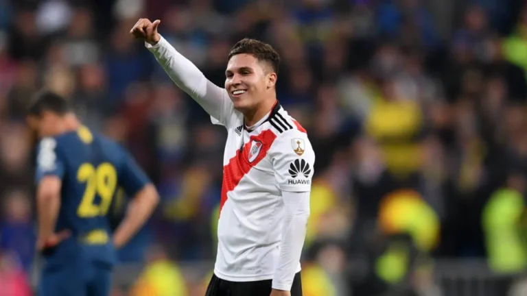 La traba que complica la vuelta de Juanfer Quintero a River