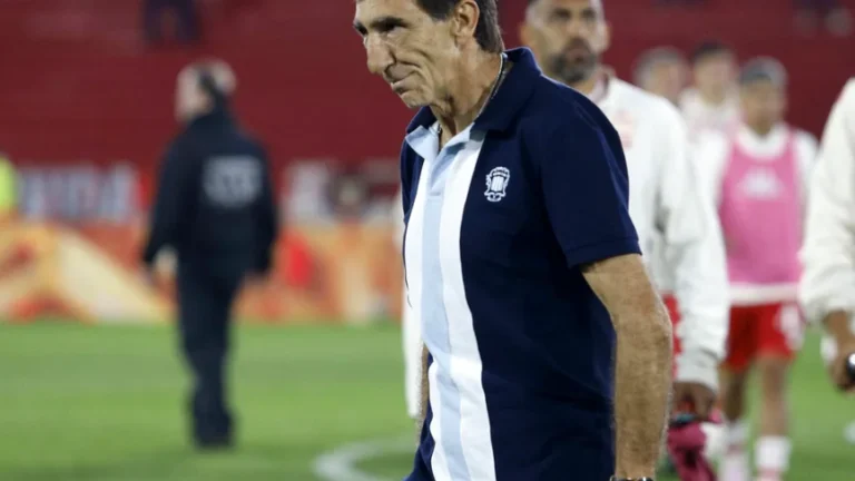 Racing recibe a Aldosivi, con mayoría de suplentes y con la mente en Flamengo