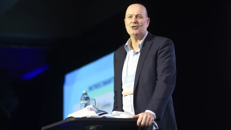 Sturzenegger comparó a viñateros mendocinos con “Chiqui” Tapia y los acusó de promover prácticas anticompetitivas